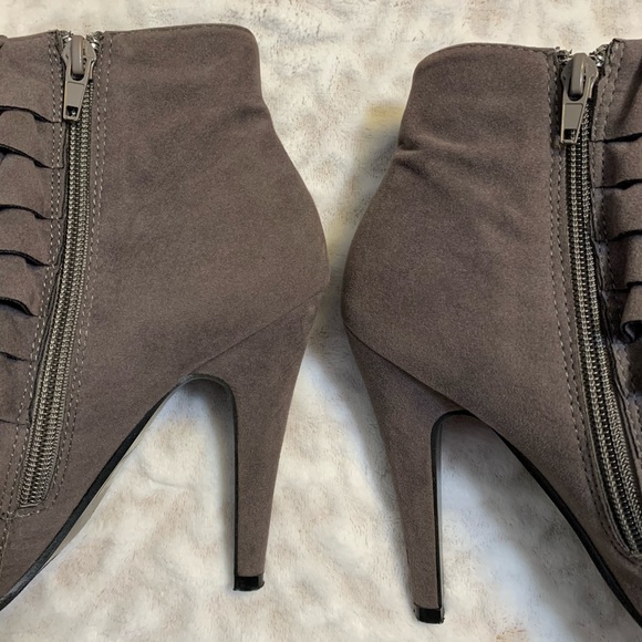 Refresh gray booties boots high heel grey ruffle - Picture 7 of 12